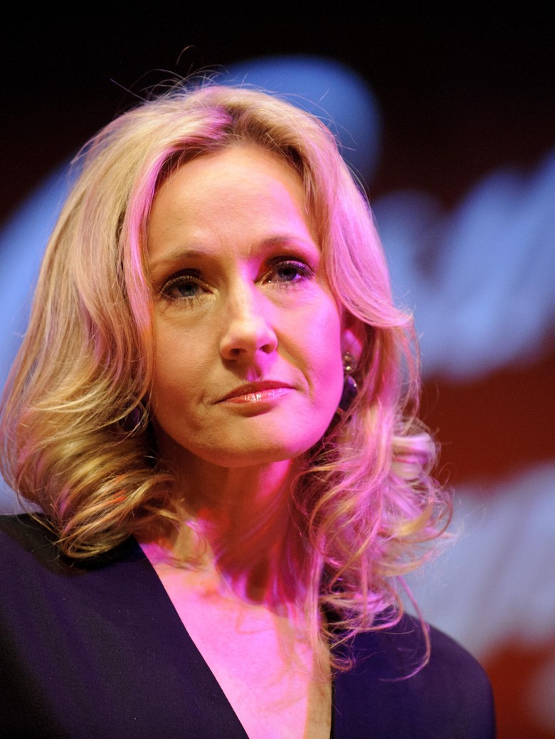 Cerita Terbaru J.K.Rowling Dikritik Seperti Buku Sejarah 