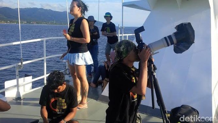 Jelang Gerhana, Para Laskar Gerhana Berkreasi Bikin Filter Film