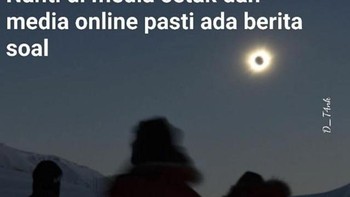 Akun Instagram @d_t4nk seolah menjadi peramal yang memprediksi kemunculan berita-berita melahirkan, menikah dan meninggal saat gerhana Matahari. Benar juga sih.. Foto: Internet
