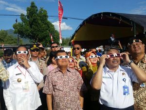 Wapres Jusuf Kalla Saksikan Gerhana di Kotapulu