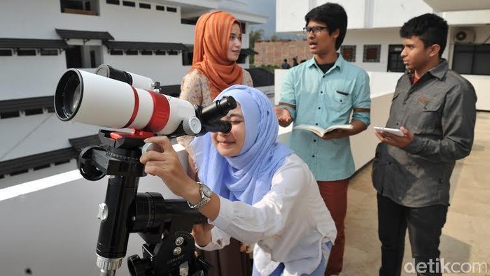 Kampus di Malang ini Gelar Nobar dan Salat Gerhana