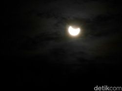 Keindahan Gerhana Matahari di Langit Belitung