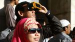 Warga Jakarta Nonton Gerhana Matahari