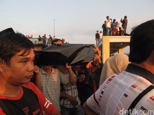 7 Gaya Unik Melihat Gerhana Matahari