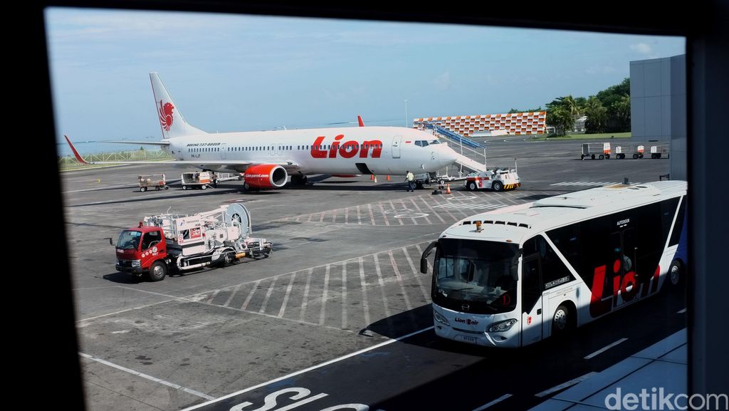 Penumpang Bergurau Bom, Lion Air Jakarta-Pangkalpinang Delay Sejam Penumpang Bergurau Bom, Lion Air Jakarta-Pangkalpinang Delay Sejam