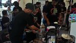 Aksi Seru Laskar Gerhana Ternate di Atas Kapal Bakamla