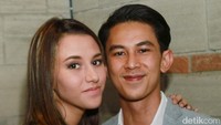 Dahlia kini menambah namanya dengan nama belakang suami. Meski begitu, ia mengaku dirinya tetap seorang muslim. Pool/Gus Mun/detikFoto.