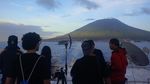 Aksi Seru Laskar Gerhana Ternate di Atas Kapal Bakamla