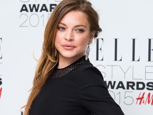 Lindsay Lohan Klaim Pernah Tolak Harry Styles