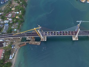 Jembatan Terpanjang di Indonesia Timur Diuji Pakai 44 Truk Seberat 352 Ton