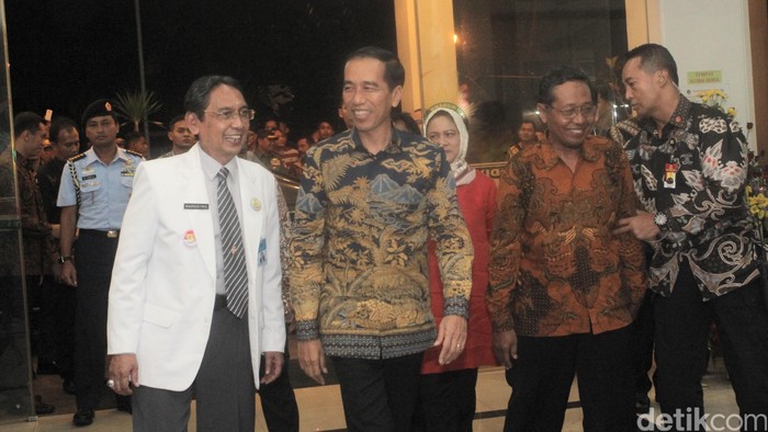 Jokowi tengok cucu pertamanya di RS