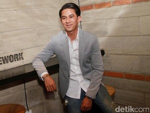 Fandy Kena Nyinyir: Jadi Duta Larangan Vape di WC Pesawat Aja