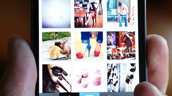 Jika Twitter soal teks, maka Instagram isinya cuma foto dan video. Foto: GettyImages