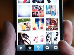 Bahaya Memposting Foto Anak di Media Sosial