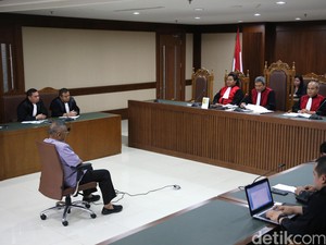 Hakim: Uang UPS Juga Mengalir ke Eks Anggota DPRD Firmansyah