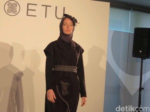 Tampilkan Busana Muslim Maskulin, Etu Dipuji Fashionista Melbourne