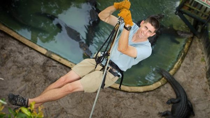 Berani Coba? Main Flying Fox di Atas Kandang Buaya Bonbin AS