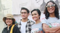 Film #GilaJiwa adalah film unik dengan format berbeda, yang menggabungkan lima cerita dengan lima genre berbeda dari lima sutradara yang berbeda pula namun masih tergabung dalam satu plot besar. Pool/Gus Mun/detikFoto.