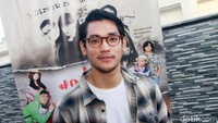 Dalam film ini, Afgan bertanggung jawab untuk menyutradari salah satu kisah dari lima cerita yang dibuat oleh sutradara yang berbeda-beda. Pool/Gus Mun/detikFoto.