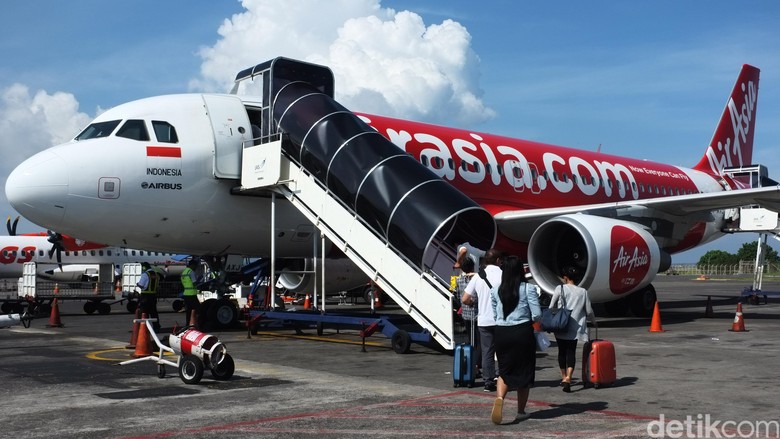 Foto: Pesawat AirAsia (Dikhy Sasra/detikcom) Foto: Pesawat AirAsia (Dikhy Sasra/detikcom)