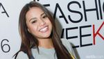 Ketika Aurel Tampil Simple