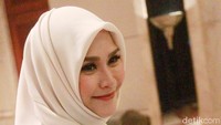 Meski sibuk, ia tentunya tak bisa lepas dari putra kesayangannya. Pool/Gus Mun/detikFoto.