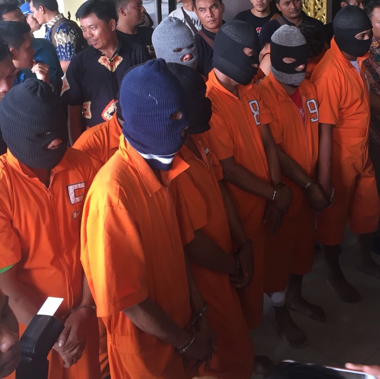 9 Pencuri Sarang Walet Lintas Jawa-Kalimantan Dibekuk, Ternyata Ada Pemodalnya 9 Pencuri Sarang Walet Lintas Jawa-Kalimantan Dibekuk, Ternyata Ada Pemodalnya