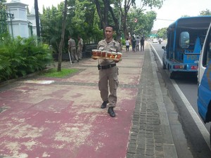 Kabar Air Got Berkembang, Pedagang Es Teh di Monas Berkurang