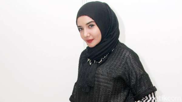 Manisnya Zaskia Sungkar Manisnya Zaskia Sungkar