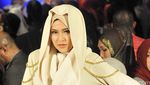 Nikita Mirzani hingga Salmafina, Deretan Artis yang Berbikini Usai Lepas Hijab