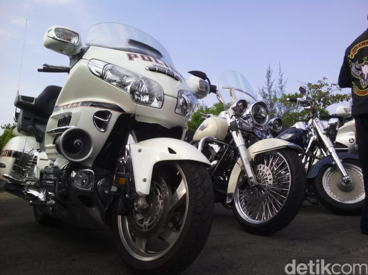 Komunitas Moge Touring Jakarta-Aceh