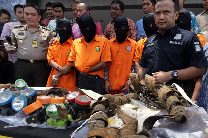 Menginap di Gorong-gorong, Pencuri Kabel Bawa Bekal Makanan