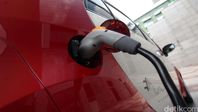 Mobil listrik Mitsubishi i-MiEV Foto: Rengga Sancaya Mobil listrik Mitsubishi i-MiEV Foto: Rengga Sancaya