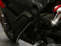 Memacu Motor Listrik Garang, Zero SR