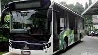 Diperkirakan bisa ada 29 orang yang berdiri dengan demikian kapasitas mencapai 64 orang bahkan hingga 70 orang. 