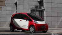 Mitsubishi i-MiEV diklaim mampu menjangkau jarak hingga 160 kilometer. Mobil ini menggunakan single permanent magnet synchronous motor yang menggerakkan roda belakang. Tenaga yang dihasilkan bisa mencapai 47 kW dan torsi 180 Nm. Foto: Rengga Sancaya