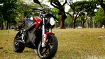 Memacu Motor Listrik Garang, Zero SR