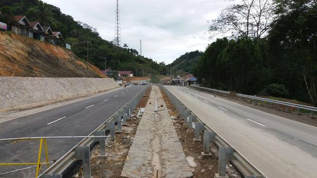 Begini Perkembangan Proyek Jalan Perbatasan Ri Malaysia