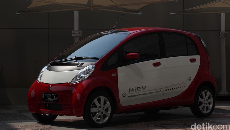 Mitsubishi i-MiEV. Foto: Rengga Sancaya Mitsubishi i-MiEV. Foto: Rengga Sancaya