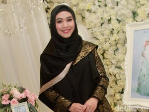 Oki Setiana Dewi Kesulitan Jadi Desainer Gaun Pengantin Syari