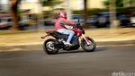 Memacu Motor Listrik Garang, Zero SR