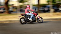 Motor ini mampu menyajikan akselerasi yang cukup dahsyat. Apalagi saat menggunakan mode Sport.