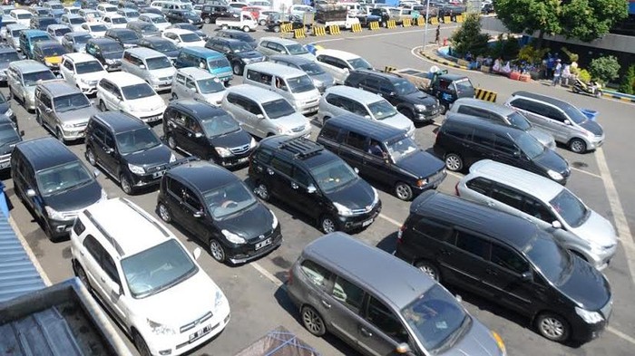 Antrean di Penyeberangan Ketapang Masih Panjang, Mengular Hingga 10 Km