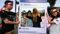 Mereka juga menyedia booth foto untuk warga yang mendukung kegiatan ini.