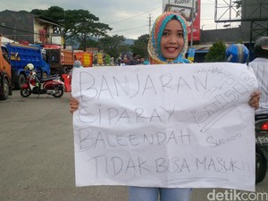 Akses Menuju Kabupaten Bandung Terputus, Begini Penampakannya Sore Ini