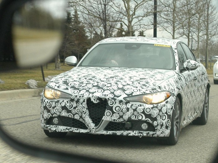 Teknik Kamuflase pada Ujicoba Mobil Baru