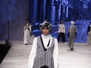Monokromatik Cantik dalam Koleksi Busana Muslim Terbaru Shafira
