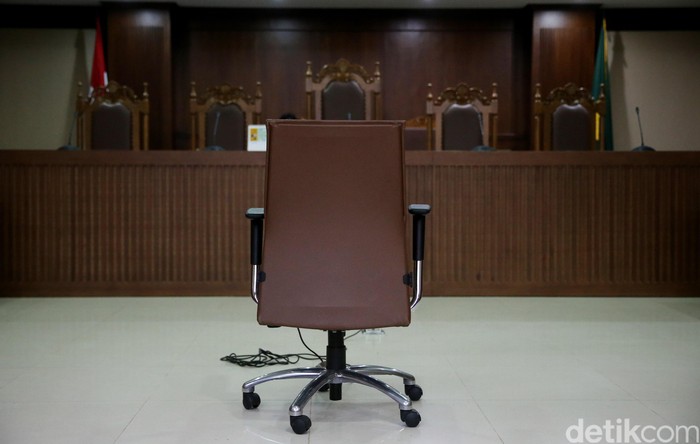 Kursi terdakwa di pengadilan