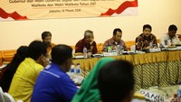 Para komisioner KPU hadir dalam uji publik rancangan PKPU tentang tahapan, program dan jadwal penyelenggaraan pemilihan gubernur, bupati dan wali kota 2017.