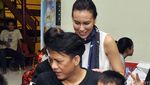 Ariel dan Sophia Latjuba Hibur Anak-anak Penderita Kanker